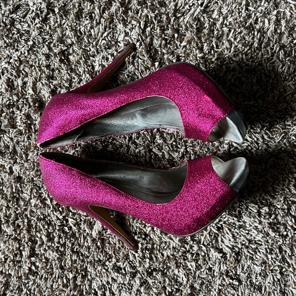 Shoes - Hot pink sparkle heels